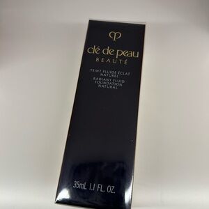 CPB Radiant Fluid Foundation Natural shade # I10 very light ivory